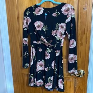 Long sleeve dress black with pink flowers